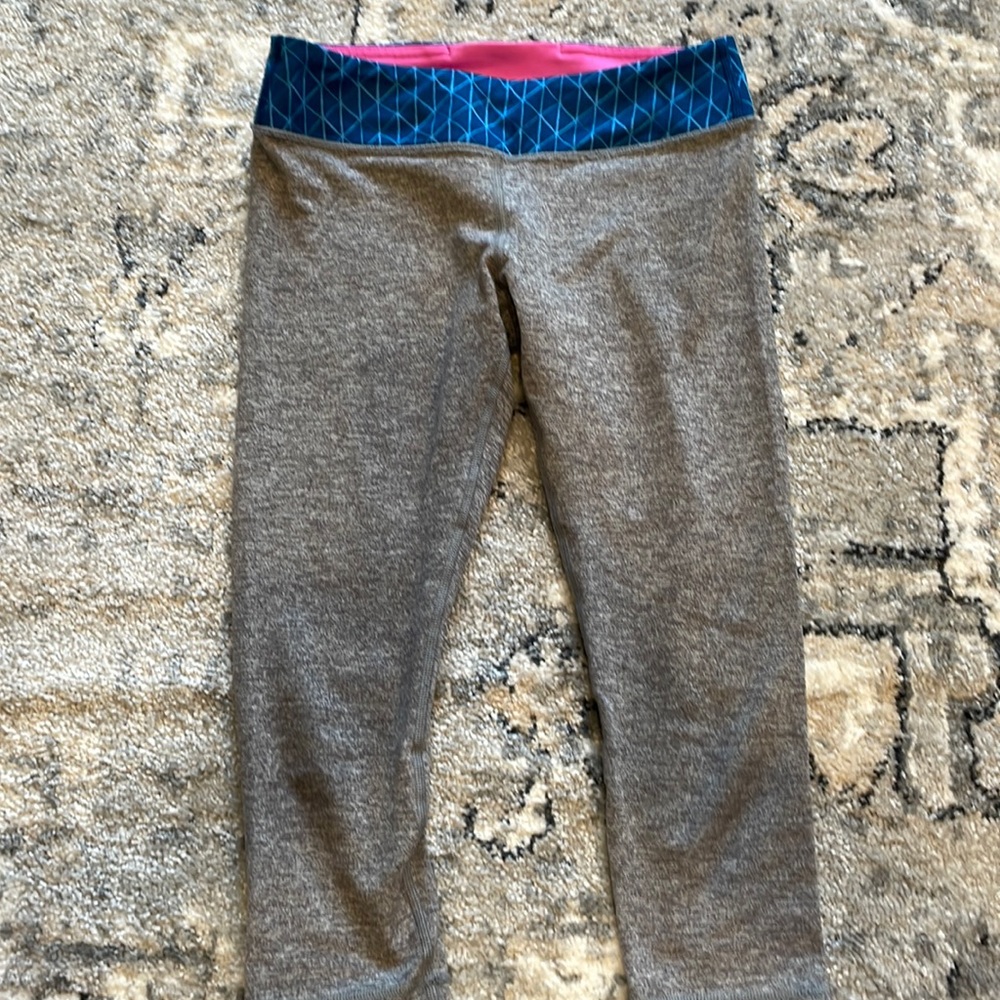 Ivivva by Lululemon Capri Pants